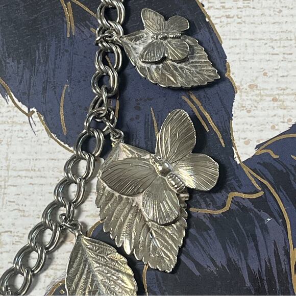 Vintage Antiqued Silver Artisan Butterfly and Leaf Charm Statement Necklace D2 - Picture 6 of 13